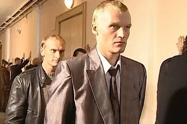 Алексей Серебряков сыграл лучшего друга разочарованного милиционера, афганца и бандита. Фото © Кадр из сериала «Бандитский Петербург 2: Адвокат», режиссер Владимир Бортко, сценаристы Владимир Бортко, Вадим Михайлов, Альбина Шульгина и др. / Kinopoisk 