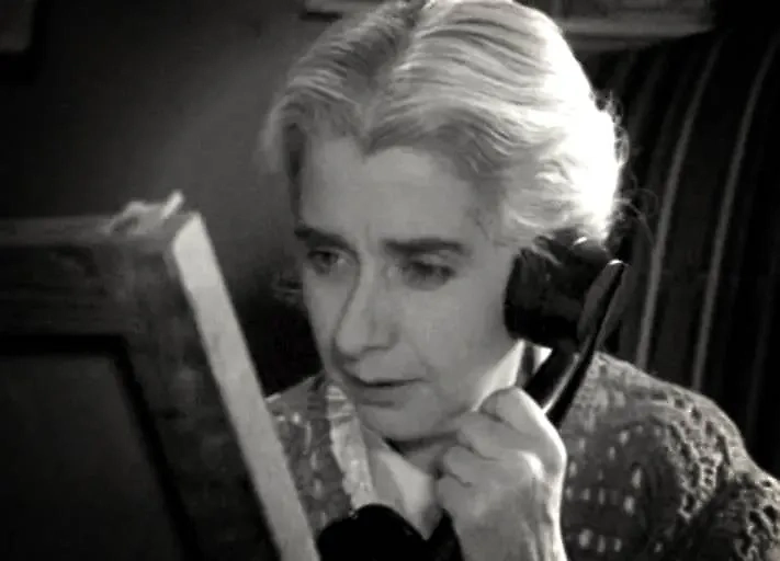 Людмила Игнатенко в фильме «День рождения Буржуя». Обложка © kino-teatr