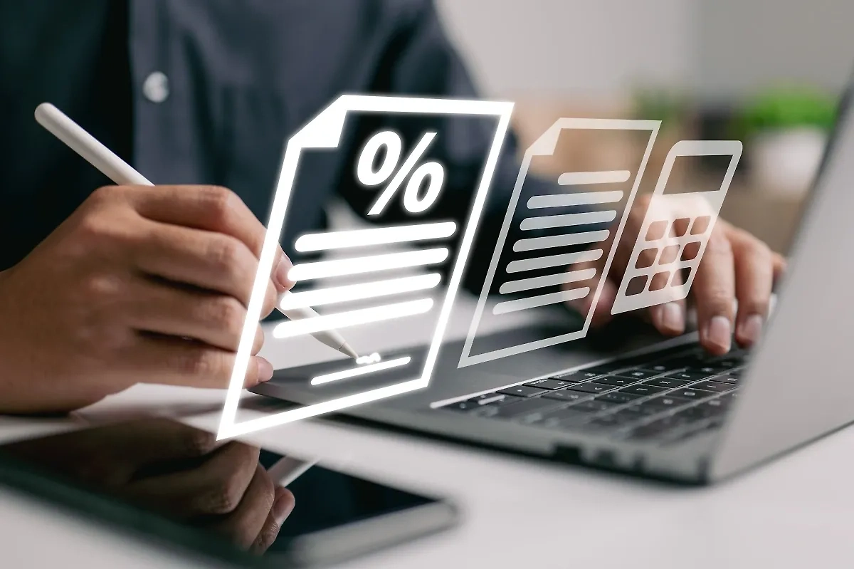 В Госдуме предложили индексировать зарплаты граждан ежеквартально.  Обложка © Shutterstock / FOTODOM / UnderhilStudio