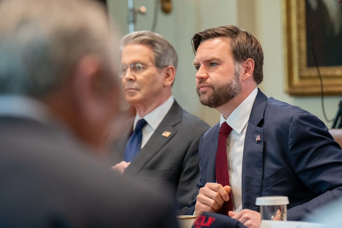 Джей Ди Вэнс. Обложка © X / Vice President JD Vance