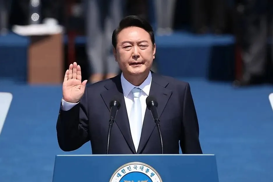 Юн Сок Ёль. Обложка © Wikipedia