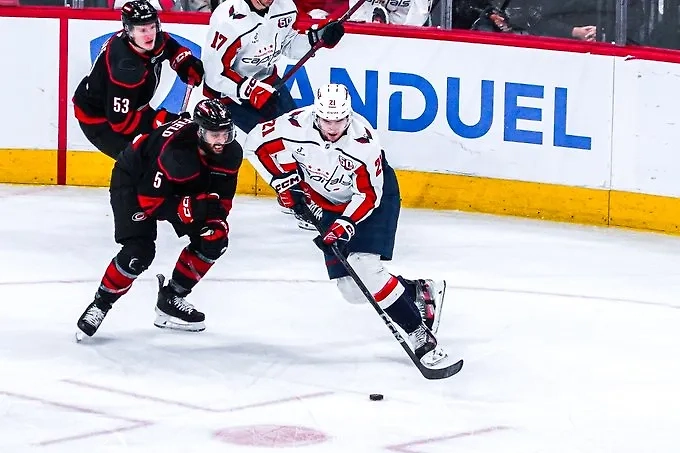 «Каролина» разгромила «Вашингтон» . Обложка © Х / Washington Capitals