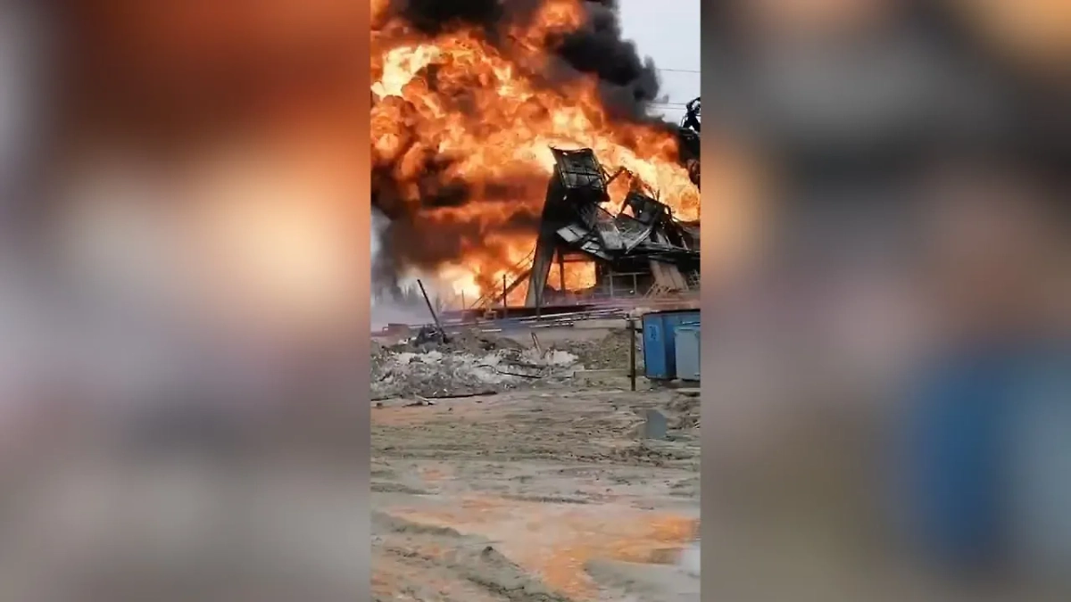 Кадры пожара на месторождении. Обложка © SHOT