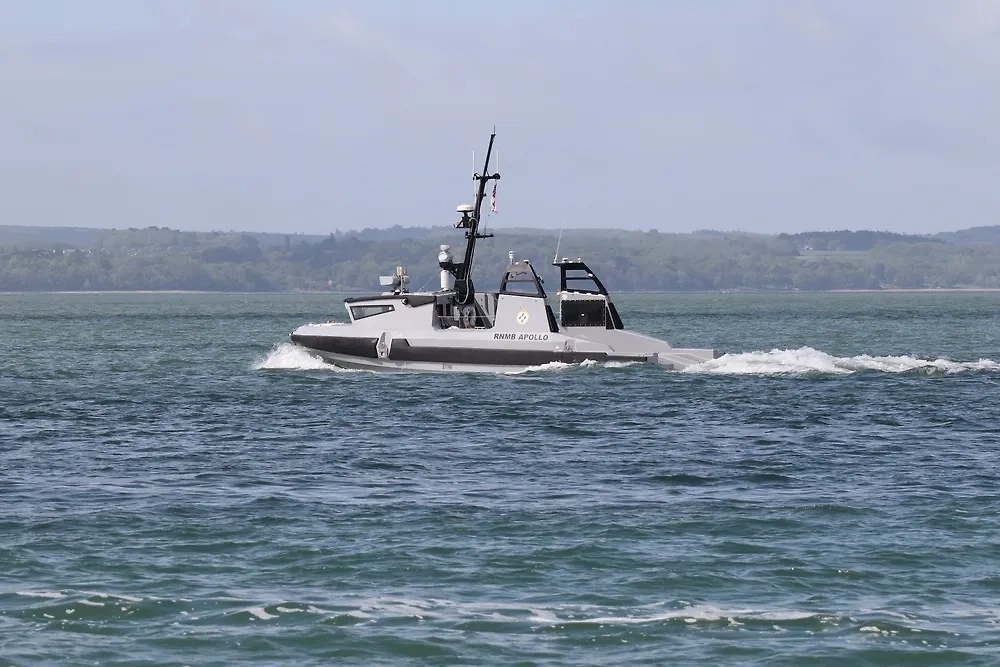 Обложка © Shutterstock / FOTODOM / Kevin Shipp