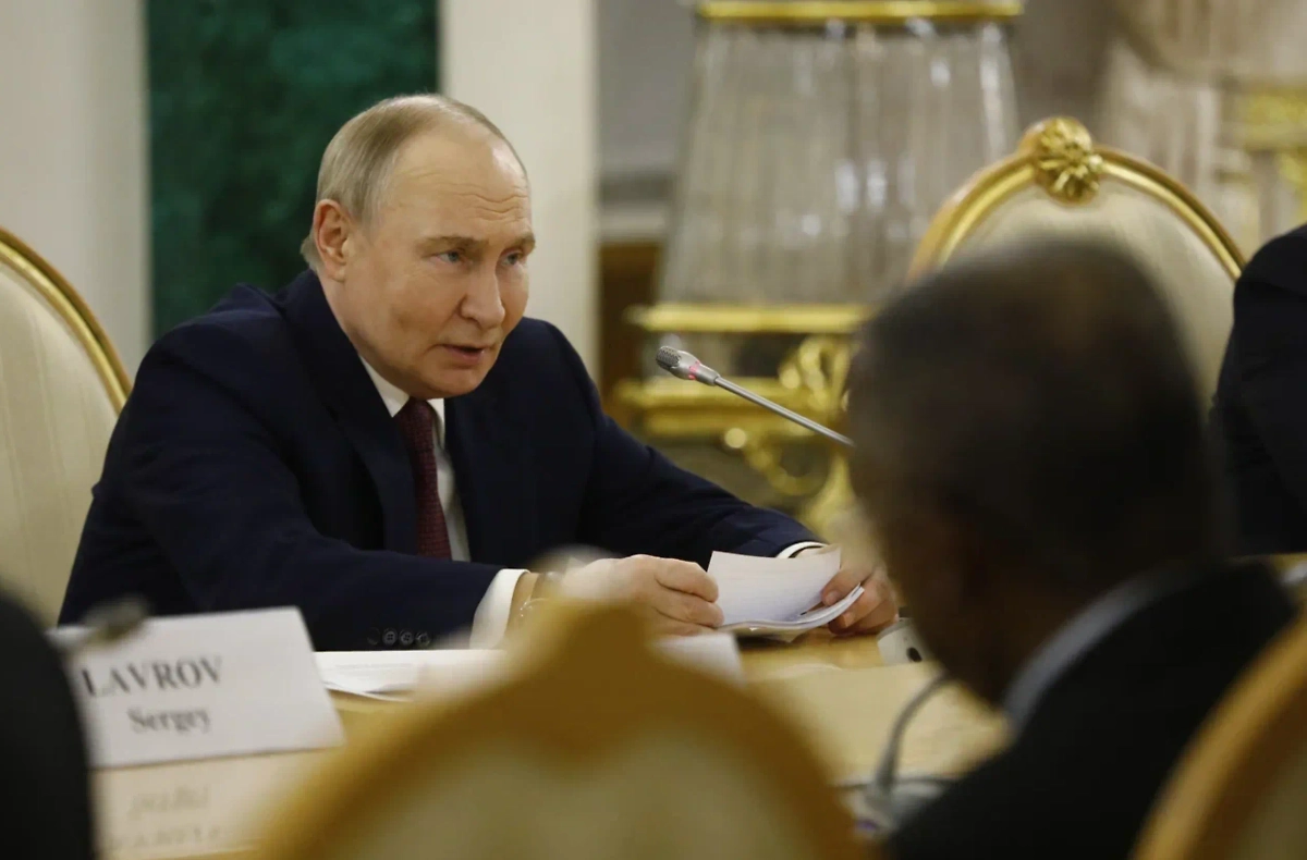 Владимир Путин. Обложка © Life.ru