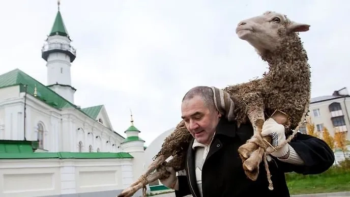 Курбан-байрам считается главным мусульманским праздником. Обложка © culture.ru