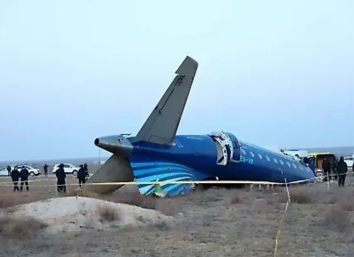 Упавший под Актау самолёт AZAL. Фото © Пресс-служба Акимата Мангистауской области Казахстана