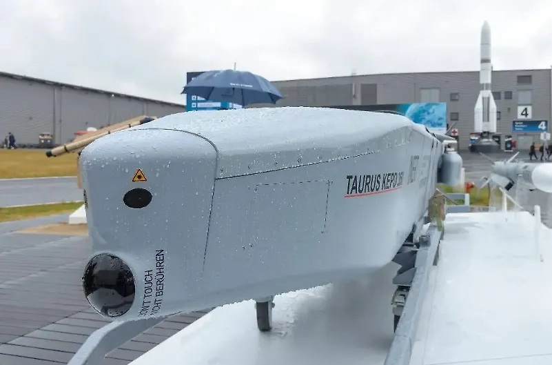 Ракета Taurus. Обложка © Shutterstock / FOTODOM / Sergey Kohl