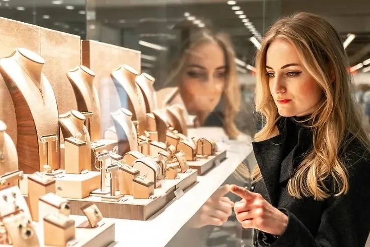 Обложка © Shutterstock / FOTODOM / Alexa_Space