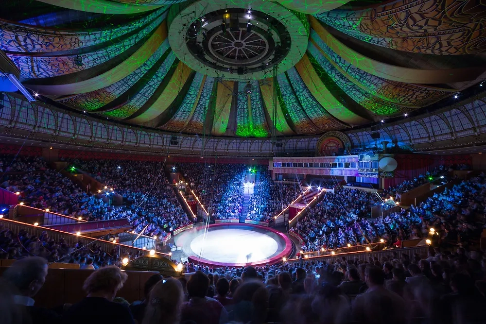 Обложка © Shutterstock / FOTODOM / Pavel L Photo and Video