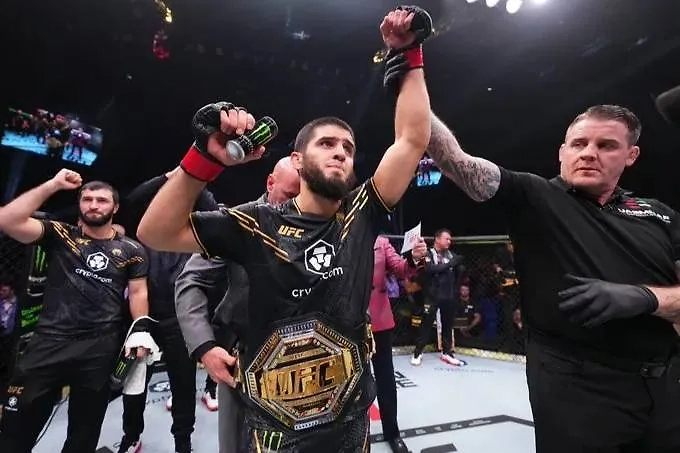 Ислам Махачев. Обложка © X / Makhachev Islam