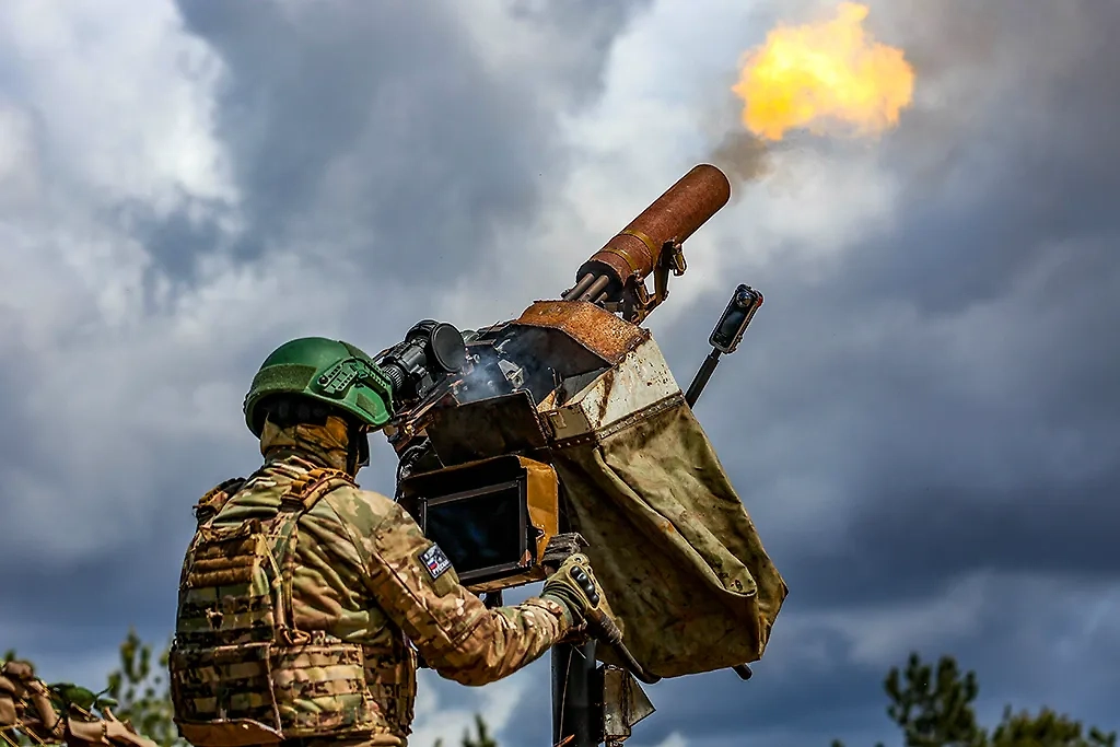 Армия России уничтожает позиции ВСУ в Сумской области. Обложка © ТАСС / Алексей Коновалов