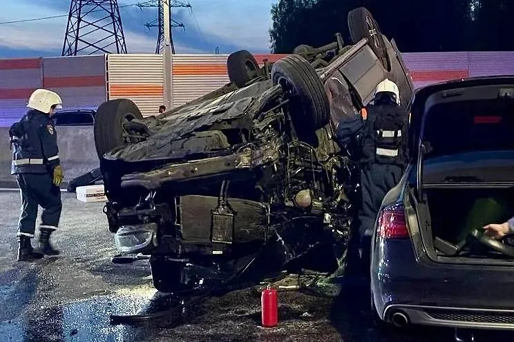 Последствия ДТП в Ногинске с микроавтобусом. Обложка © Telegram / ГСУ СК по Московской области