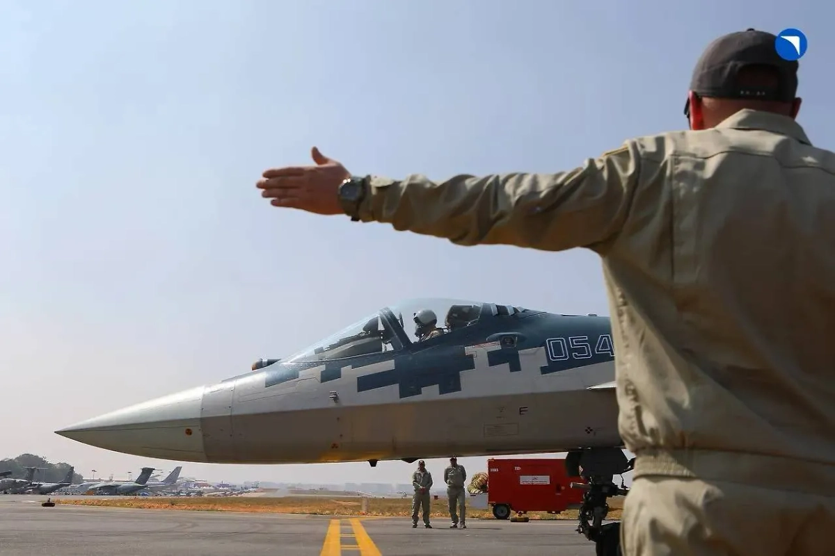 Истребитель Су-57. Обложка © rostec.ru