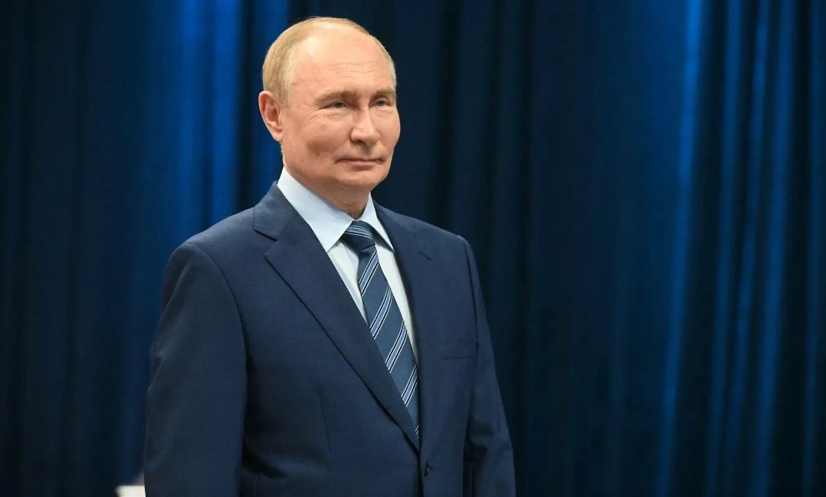 Глава государства Владимир Путин. Обложка © Life.ru