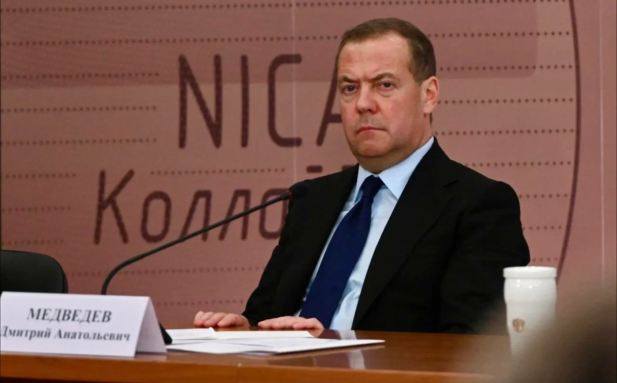 Дмитрий Медведев. Обложка © Life.ru