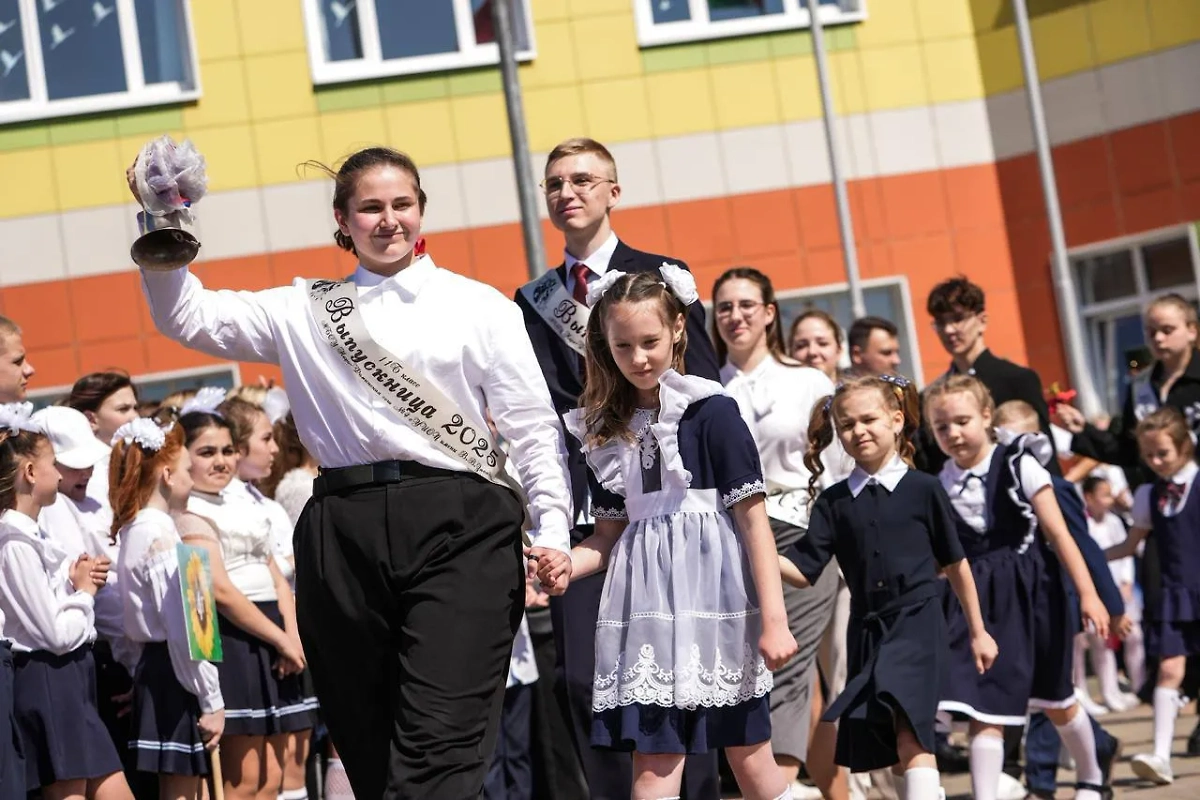 Выпускники Московской области. Обложка © Telegram / Воробьёв LIVE