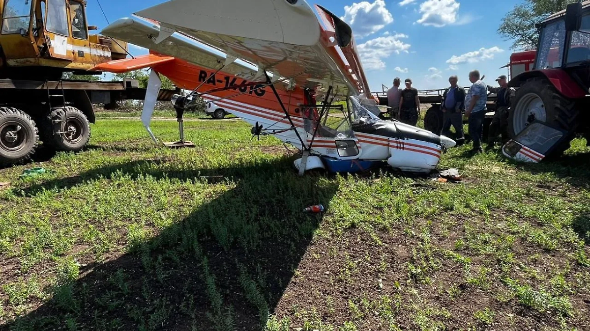 Кадр с места аварийной посадки самолёта. Обложка © Telegram / Представитель Росавиации