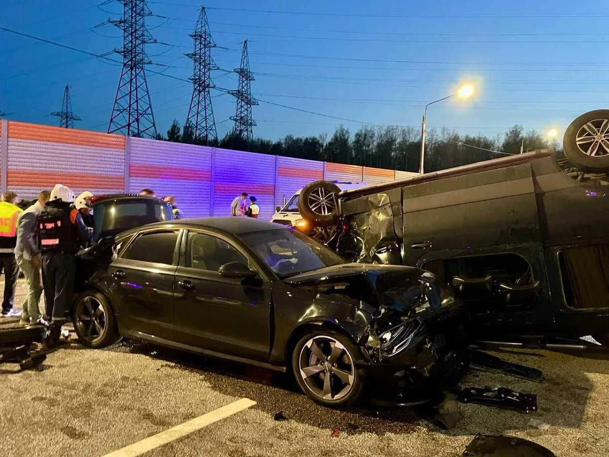 ДТП в Ногинске с микроавтобусом. Обложка © Telegram / ГСУ СК по Московской области