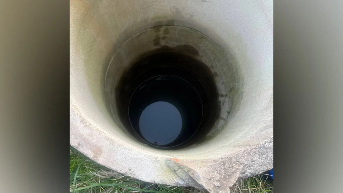 Заброшенный колодец, куда угодил малыш. Обложка © Telegram / Прокуратура Москвы