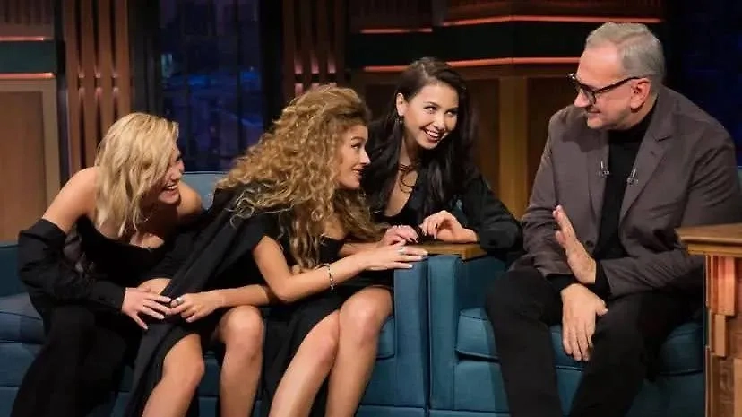 Солистки «ВИА Гры» с Константином Меладзе. Фото © Instagram (признан экстремистской организацией и запрещён на территории Российской Федерации) / viagra_official