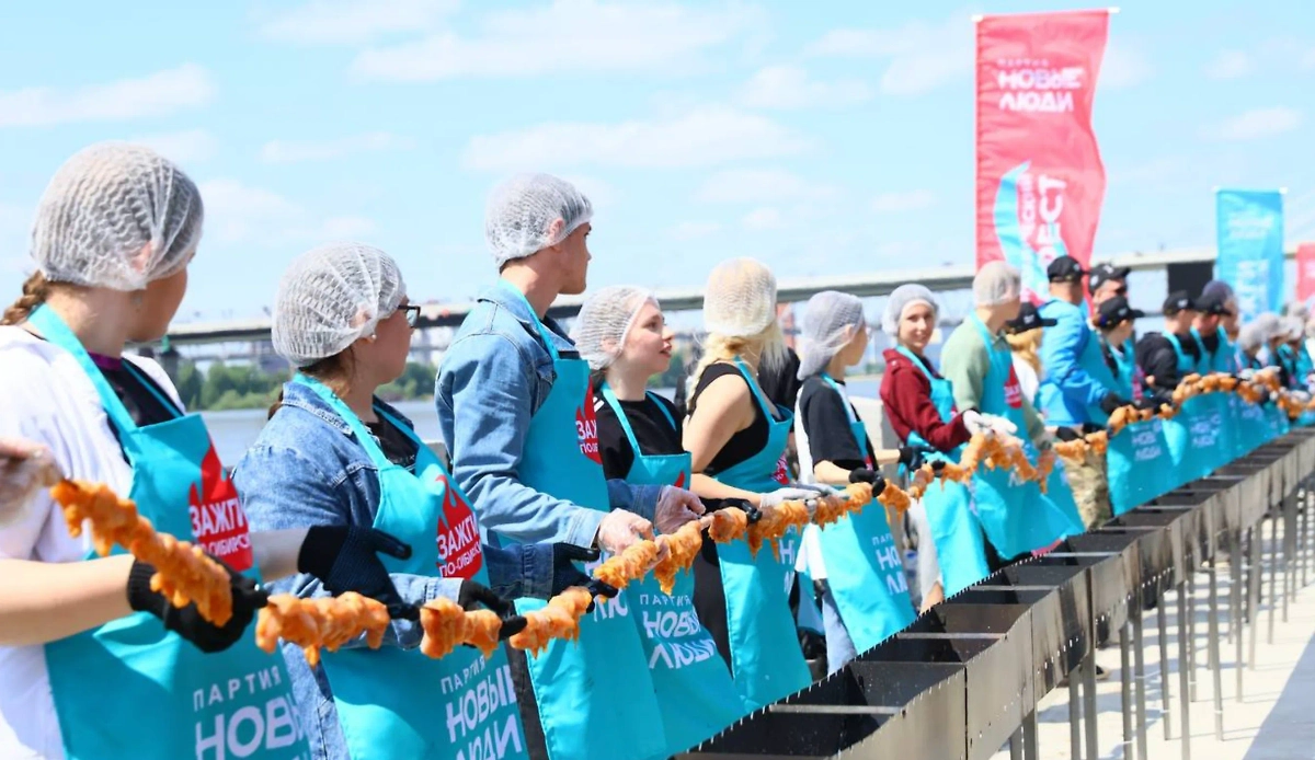 Гастрофест в Новосибирске. Обложка © Telegram / ДАВАНКОВ // Вице-спикер Госдумы