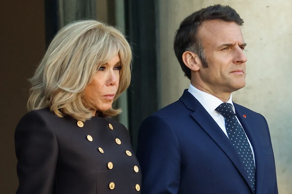 Лидер Франции Эмманюэль Макрон с женой Бриджит. Обложка © ТАСС / ЕРА 