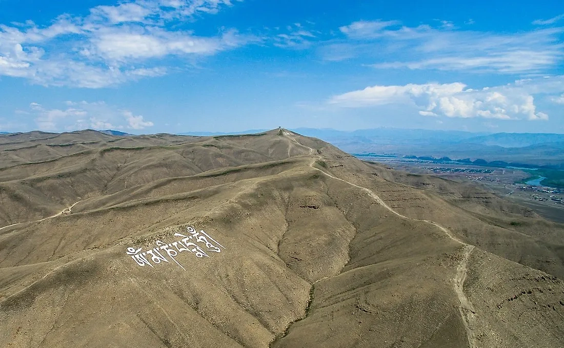 «Ом мани падме хум». Обложка © Wikipedia / Avenserd