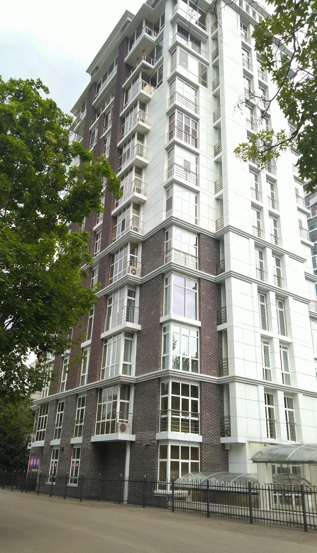 ЖК «Солнечный» у парка Победы. Фото © 2gis.ru