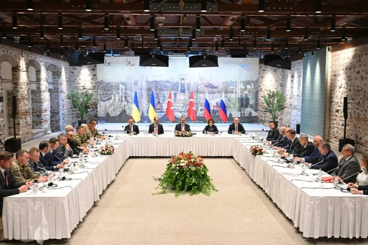 Переговоры в Стамбуле. Обложка © Telegram / МИД России