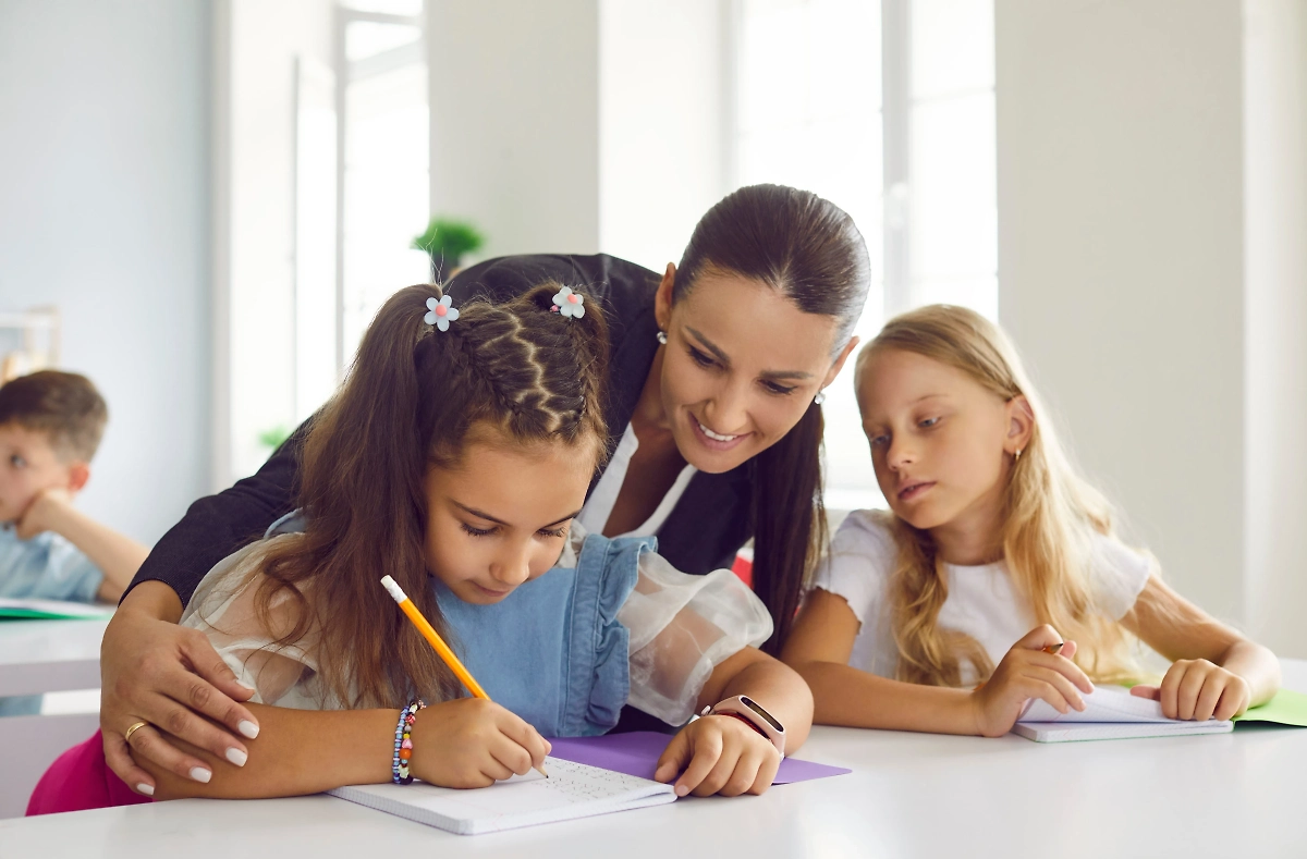 Обложка © Shutterstock / FOTODOM / Studio Romantic