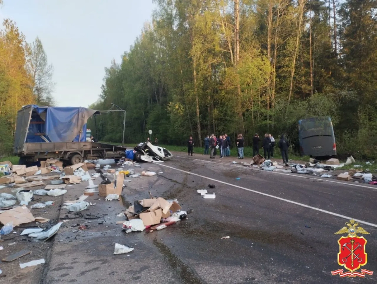 ДТП с автобусом в Ленобласти. Фото © Telegram / Петербургская полиция