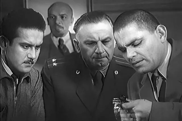 Легендарные советские фильмы про пограничников, которые воспитали поколения. Фото © Кадр из фильма «Операция «Кобра», режиссёр Дмитрий Васильев / Kino-teatr