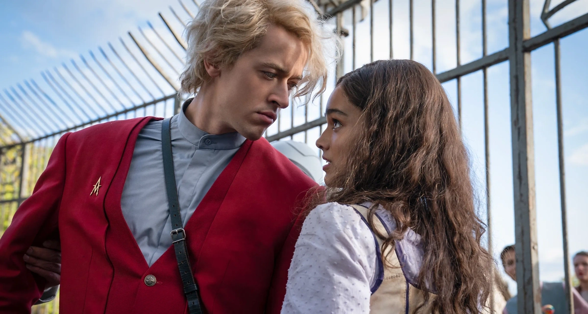 «Баллада о змеях и певчих птицах» повествует о становлении будущего диктатора Сноу. Фото © Кадр из фильма «Голодные игры: баллада о змеях и певчих птицах», режиссёр Фрэнсис Лоуренс, сценарист Майкл Лессли и др. / Kinopoisk