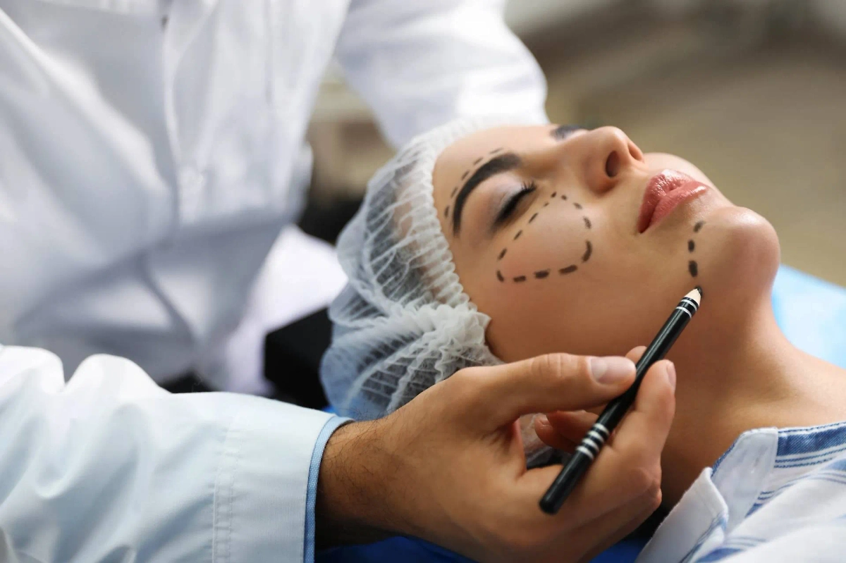 Когда пластический хирург отказывает в операции: 6 важных причин. Обложка © Shutterstock / FOTODOM / New Africa