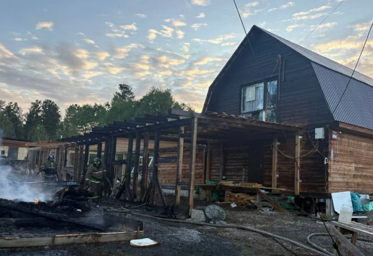 Пожар в Иркутской области. Обложка © Пресс-служба МЧС Иркутской области