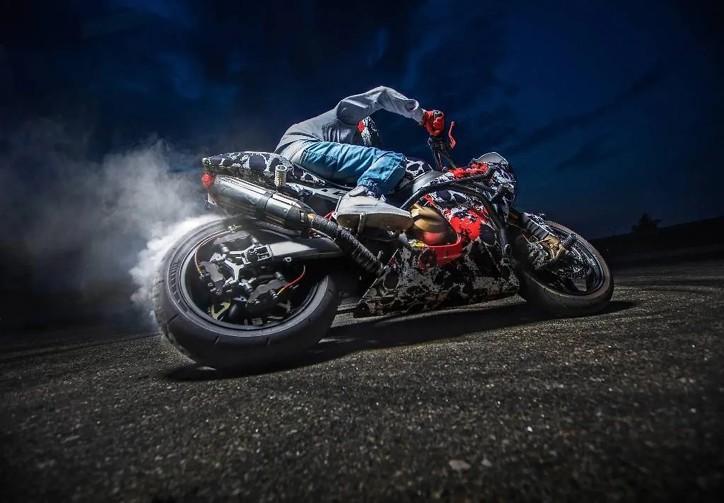 Обложка © Shutterstock / FOTODOM / Alex Kravtsov