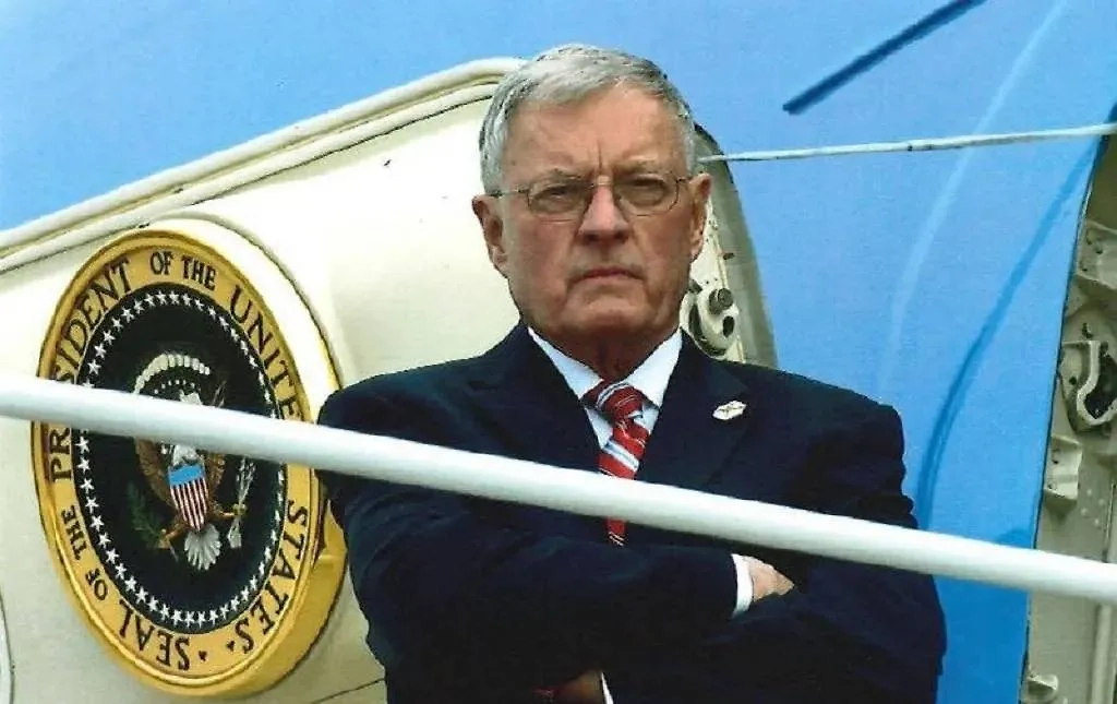 Кит Келлог. Обложка © Х / generalkellogg