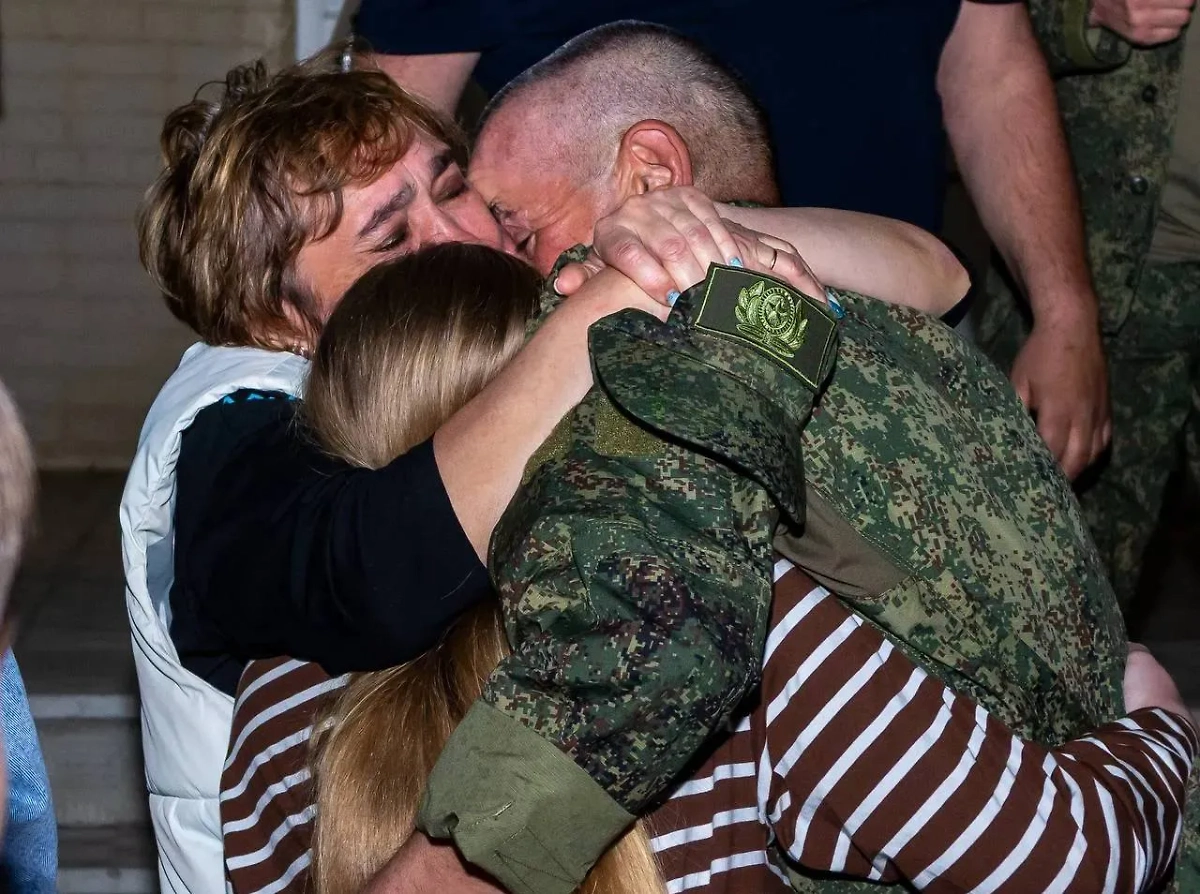 Пленные россияне вернулись в Курскую область. Обложка © Telegram / Пресс-служба Минздрава Курской области