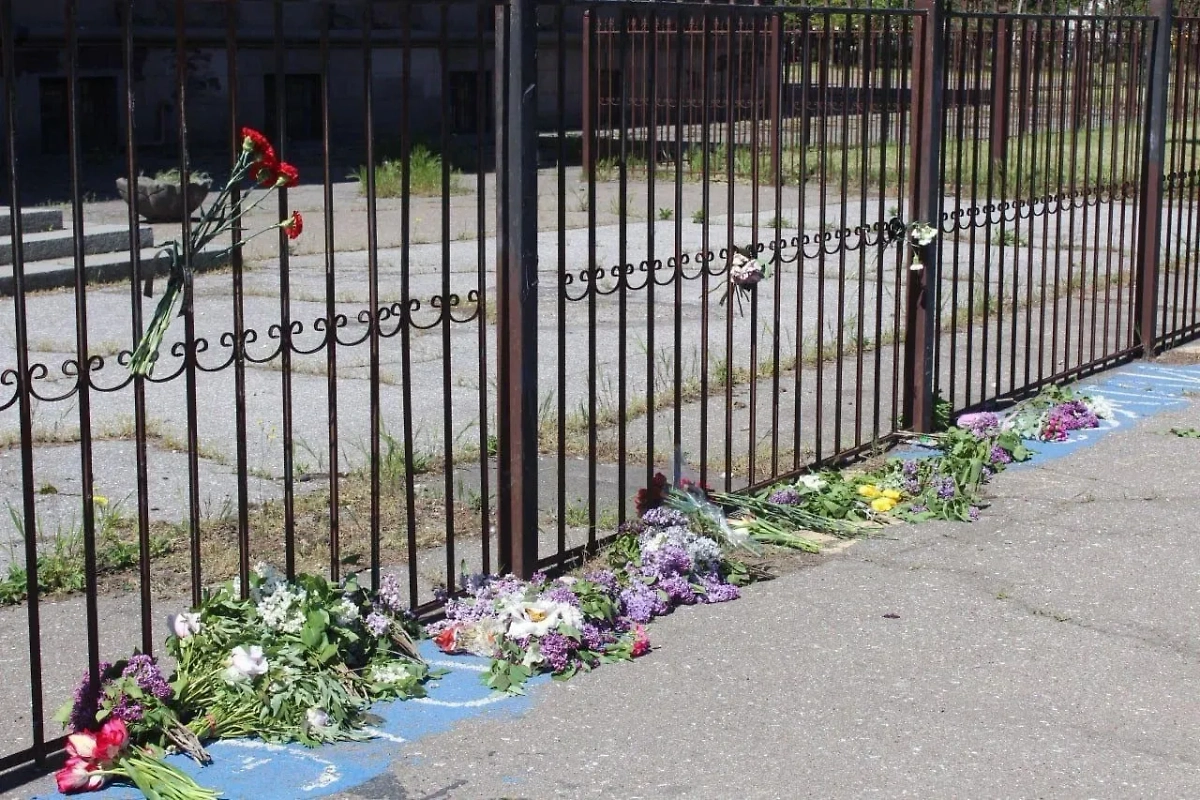 Стихийный мемориал в Одессе. Фото © VK / ПАТРИОТЫ РОССИИ