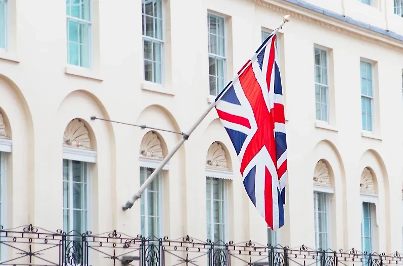 Британский флаг. Обложка © Shutterstock / FOTODOM / Nataliia Zhekova