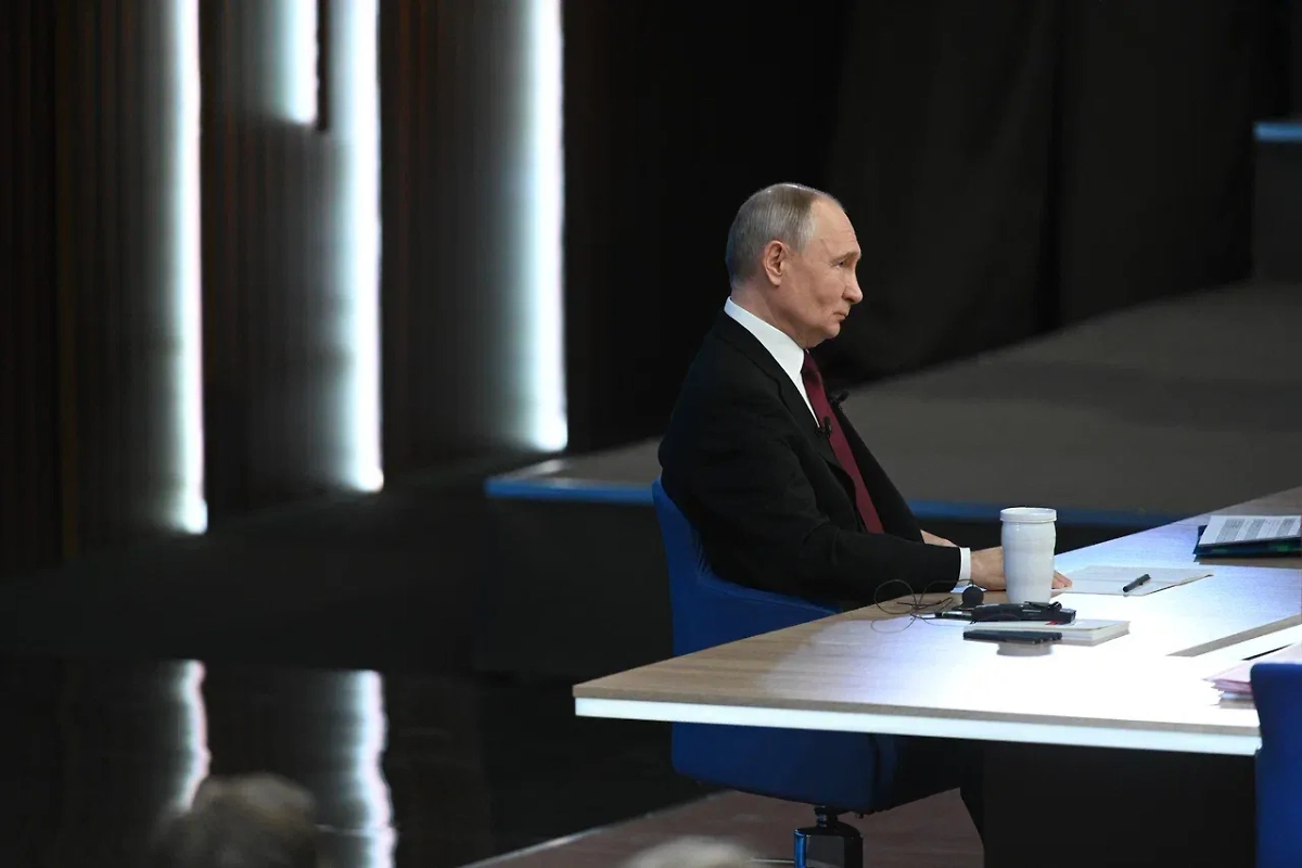 Президент РФ Владимир Путин. Обложка © Life.ru