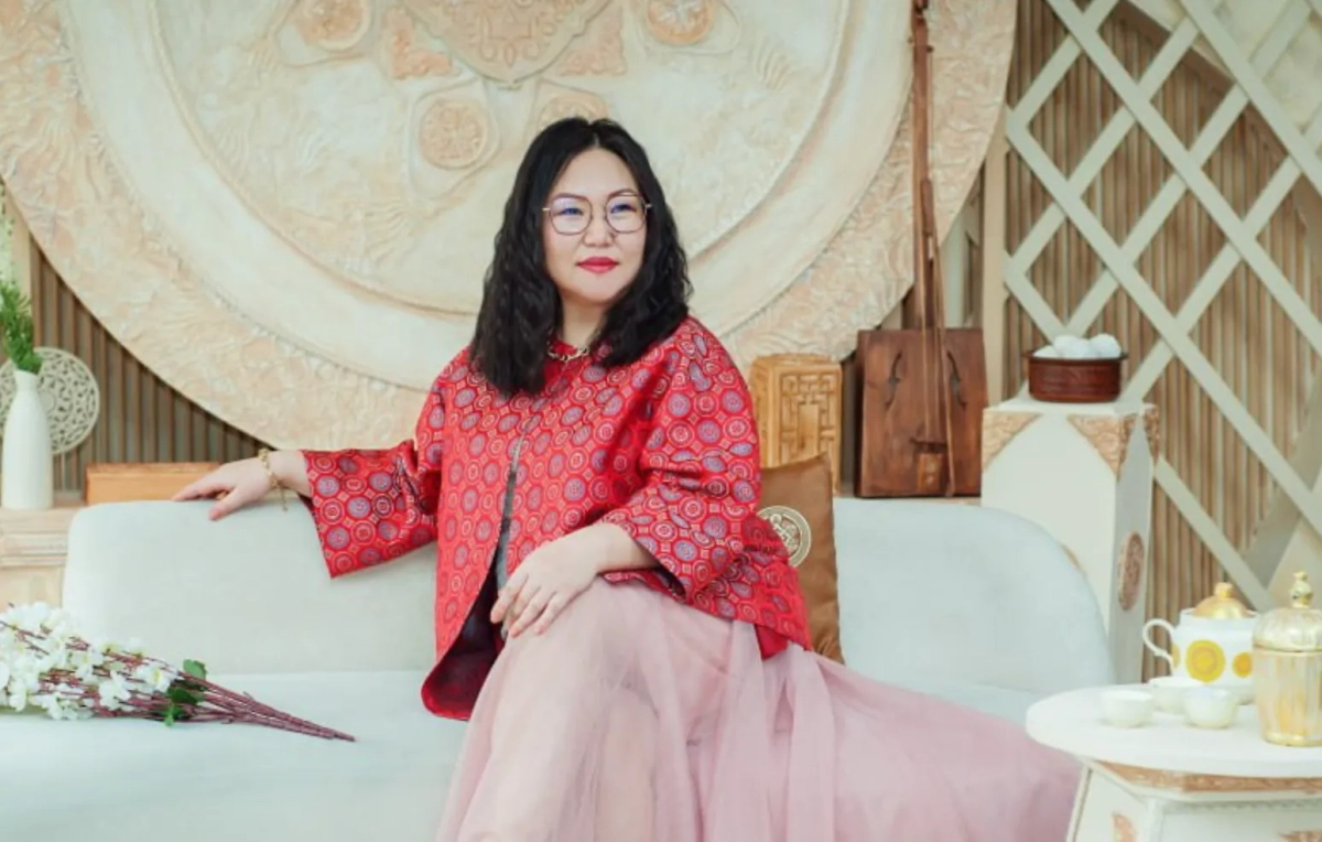 Ульяна Раднаева — магистр психологии из МЭСИ, а ещё сильная шаманка. Фото © VK / Ульяна Раднаева