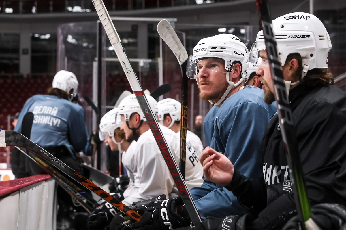 Игроки ХК «Трактор». Обложка © Telegram / ХК «Трактор» | Челябинск