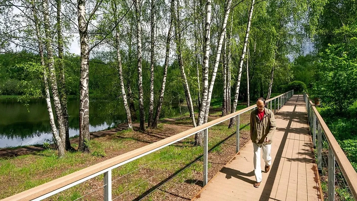 Прошли работы по благоустройству в парке «Москворецкий». Обложка © mos.ru