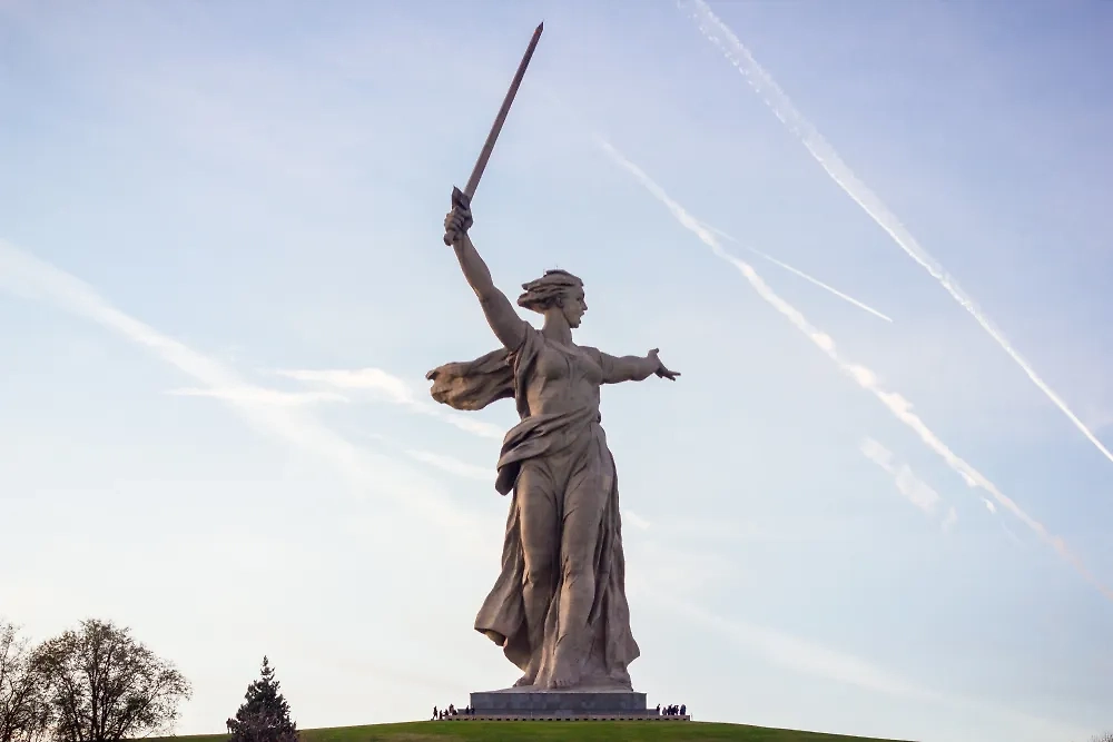 Монумент «Родина-мать зовёт!» Обложка © Shutterstock / FOTODOM / Olga_Ibragimova