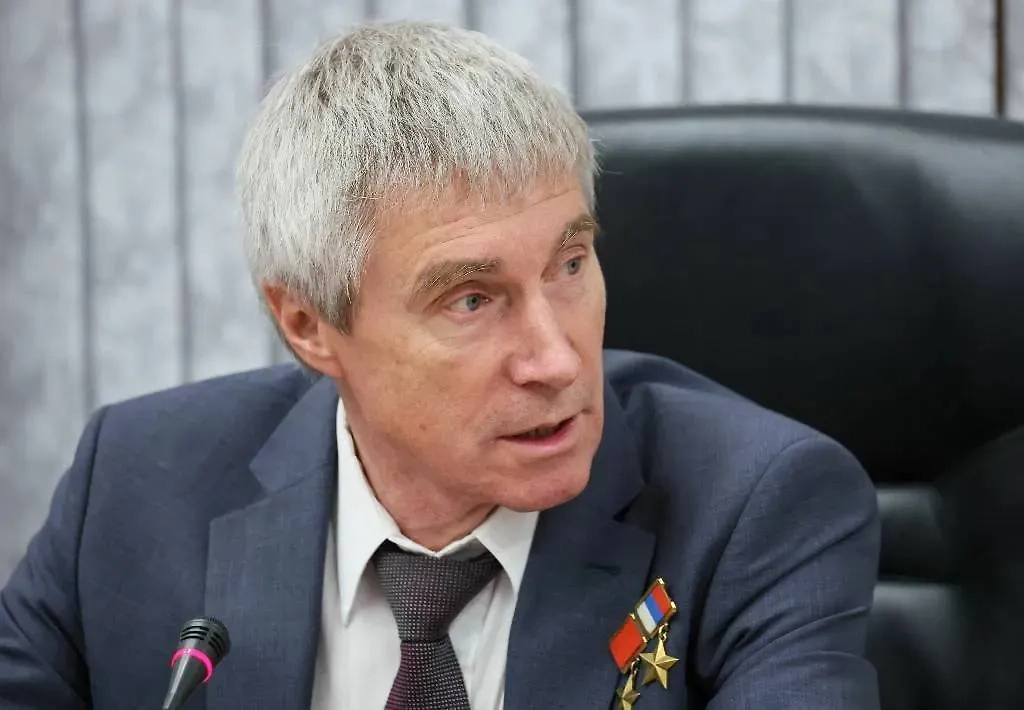 Сергей Крикалёв. Обложка © ТАСС / Сергей Савостьянов