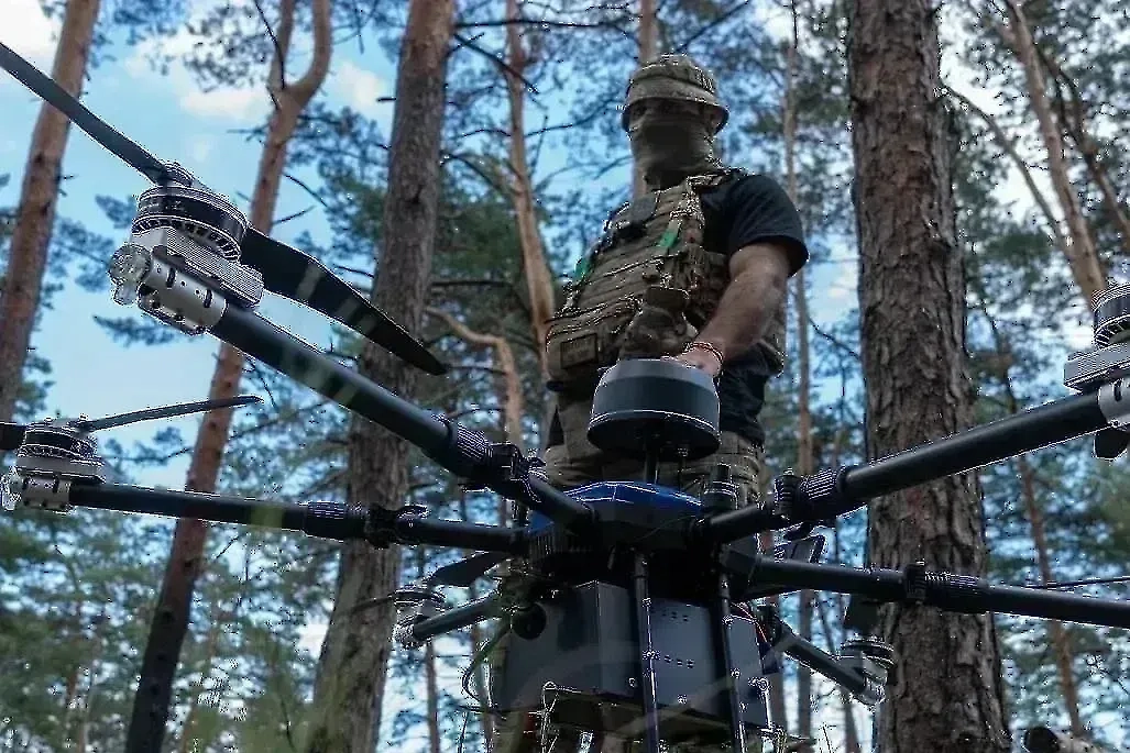 Украинский дрон «Баба-яга». Обложка © Пресс-служба Владимира Зеленского