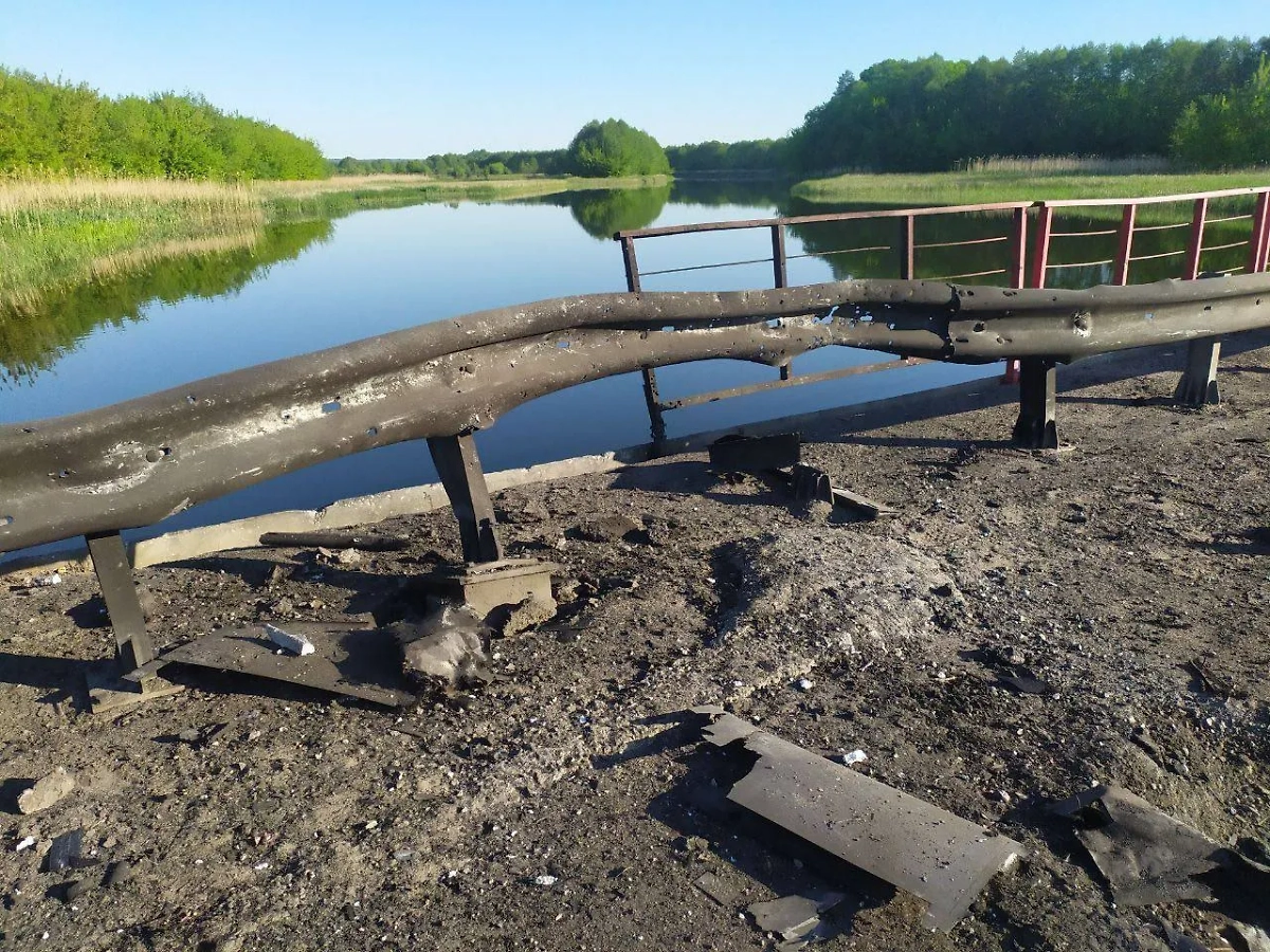 Повреждения моста. Фото © Telegram / Александр Хинштейн