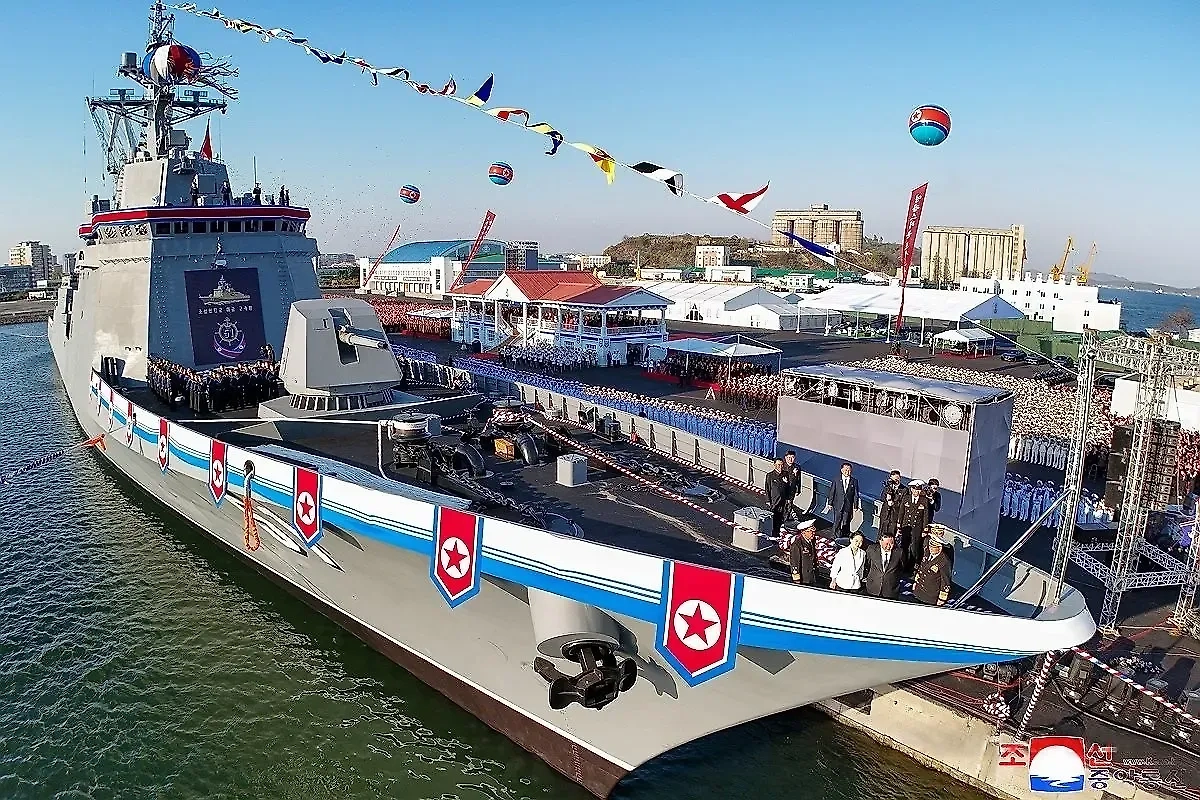 Новый эсминец КНДР. Обложка © ЦТАК